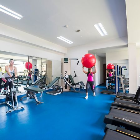 Hotel Dann Carlton Belfort ميديلين المظهر الخارجي الصورة The gym at the University of Roehampton