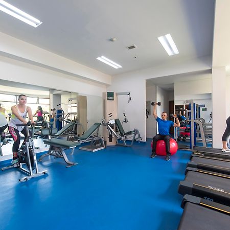 Hotel Dann Carlton Belfort ميديلين المظهر الخارجي الصورة The gym at the University of Roehampton