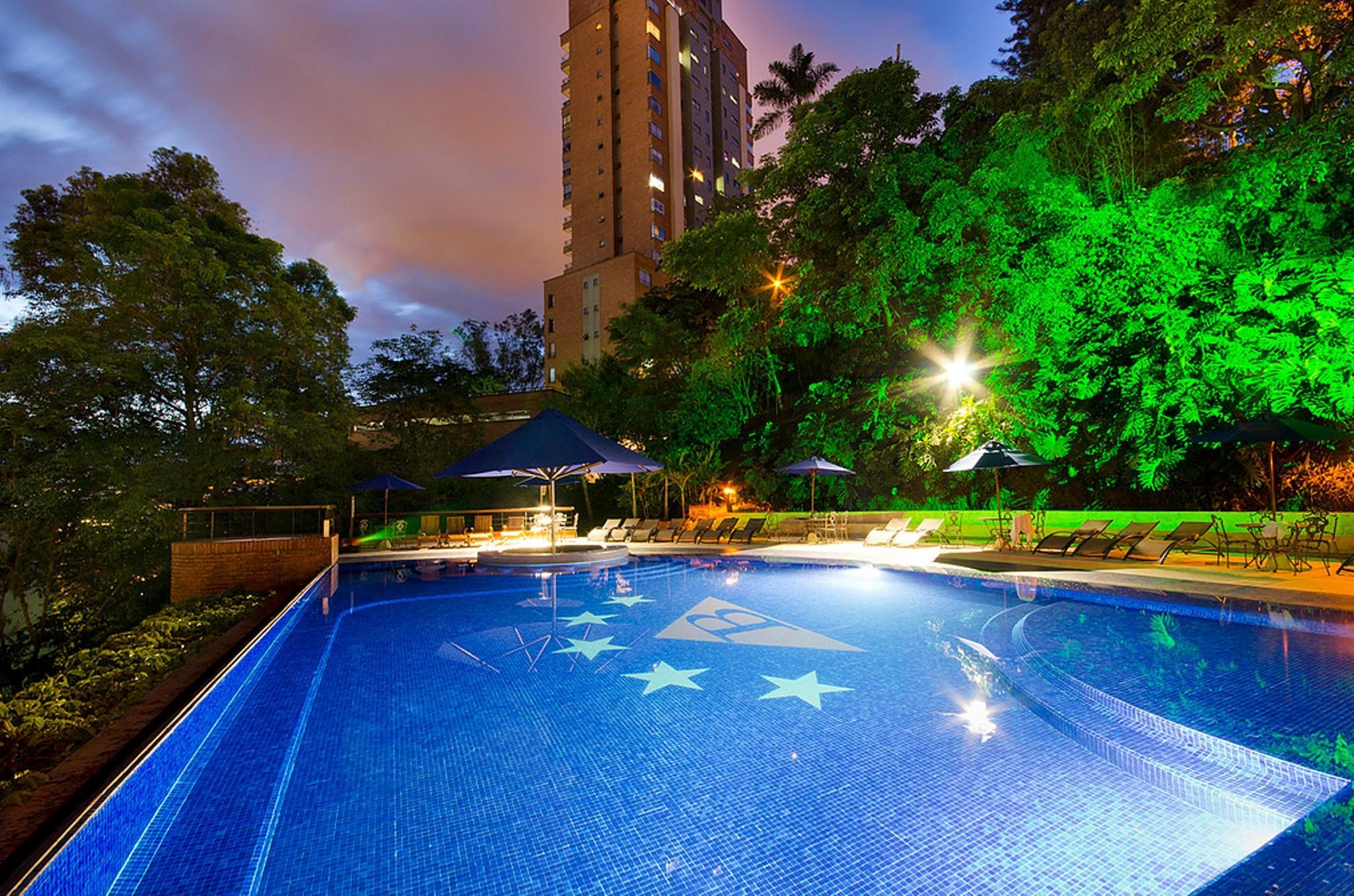 Hotel Dann Carlton Belfort ميديلين المظهر الخارجي الصورة Swimming pool