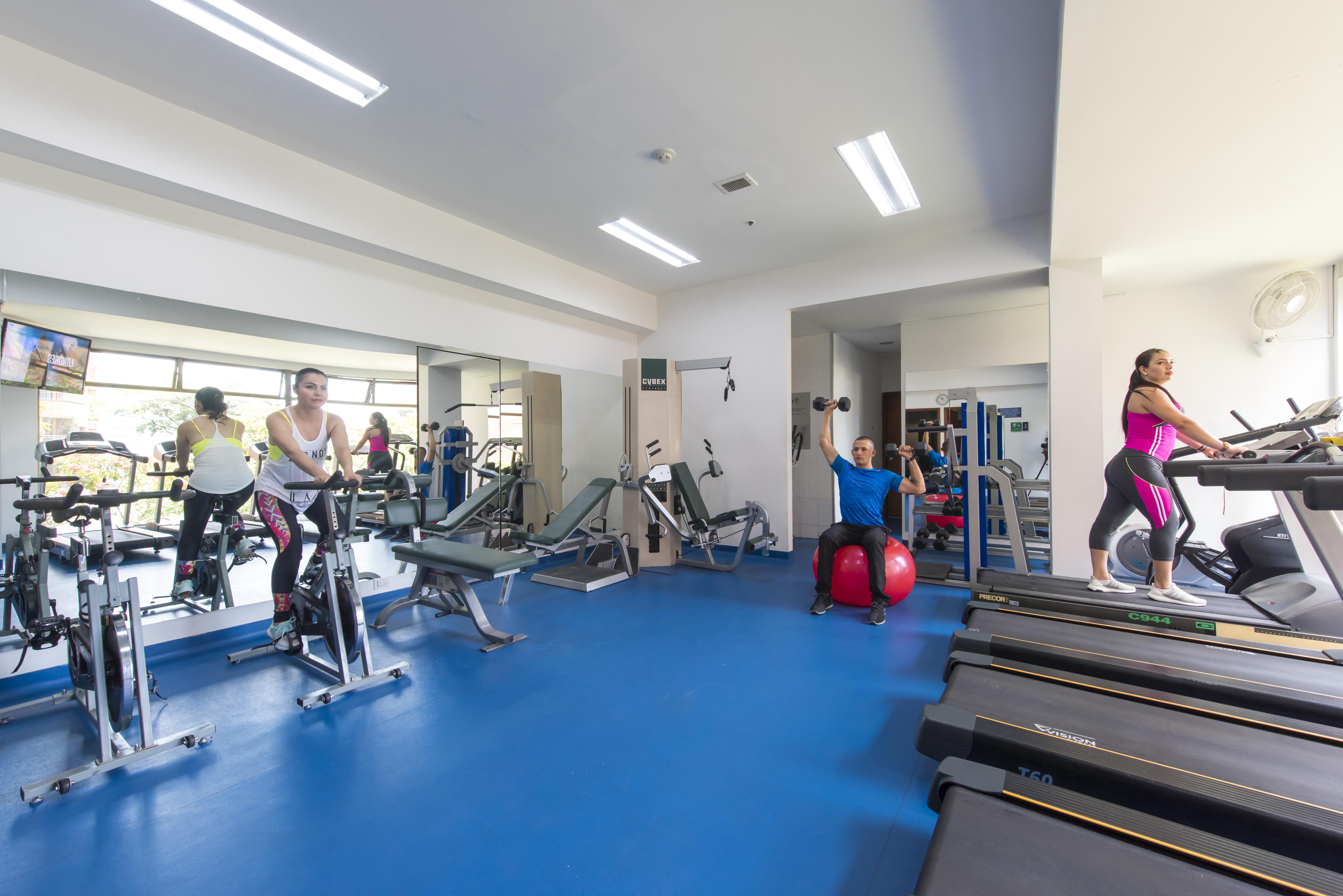 Hotel Dann Carlton Belfort ميديلين المظهر الخارجي الصورة The gym at the University of Roehampton