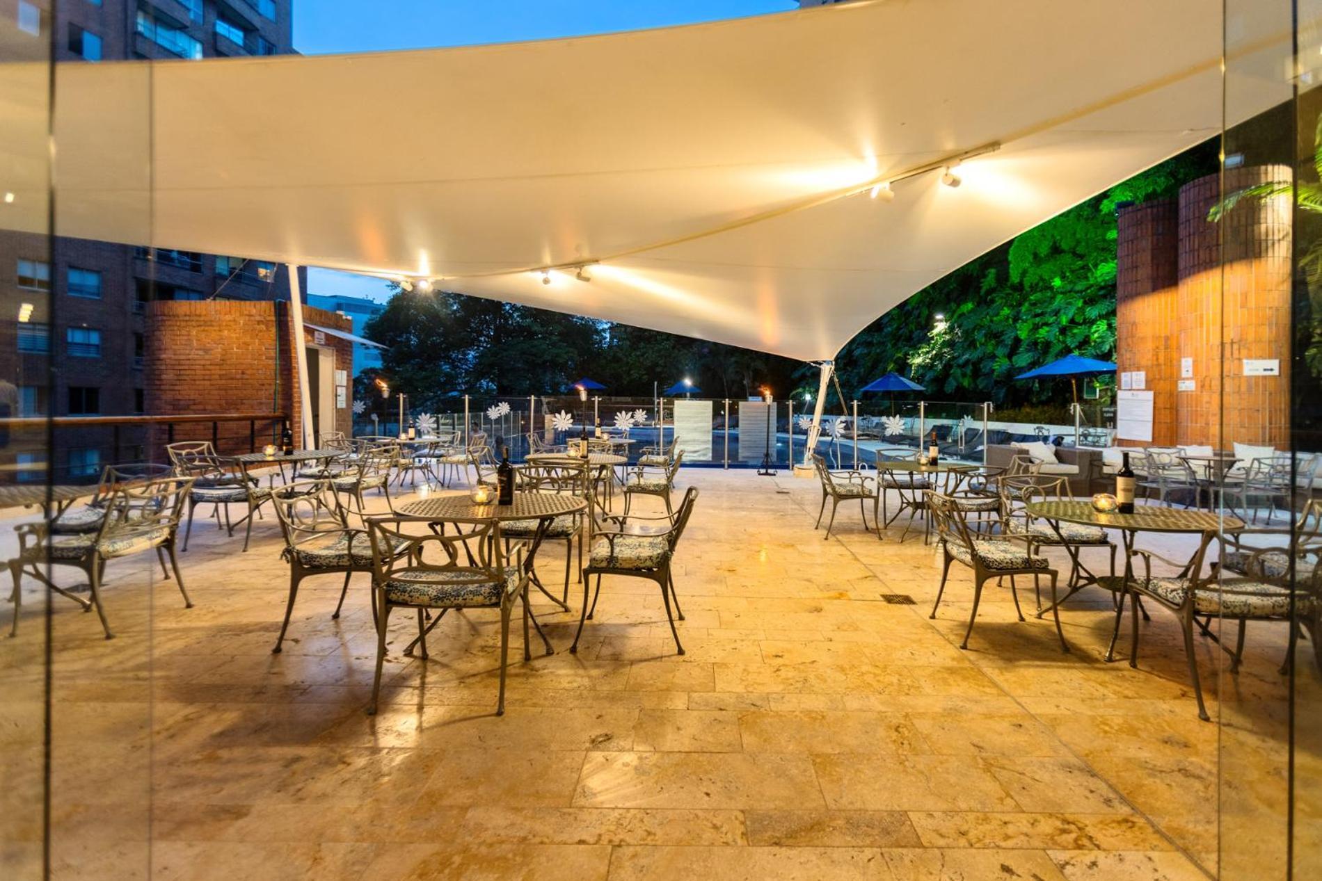 Hotel Dann Carlton Belfort ميديلين المظهر الخارجي الصورة The terrace