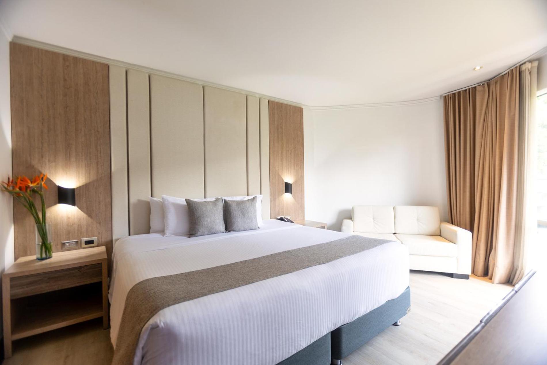 Hotel Dann Carlton Belfort ميديلين المظهر الخارجي الصورة A bedroom at the hotel