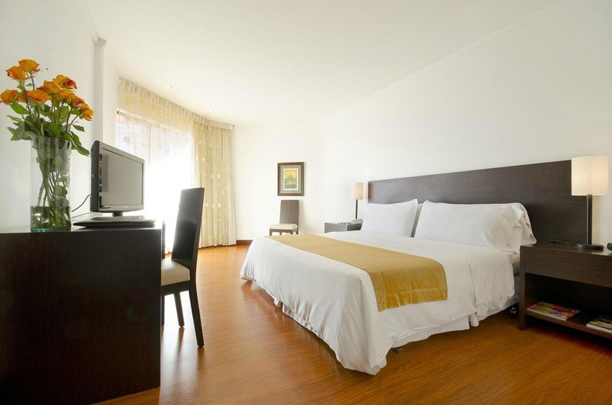 Hotel Dann Carlton Belfort ميديلين المظهر الخارجي الصورة A room at the hotel