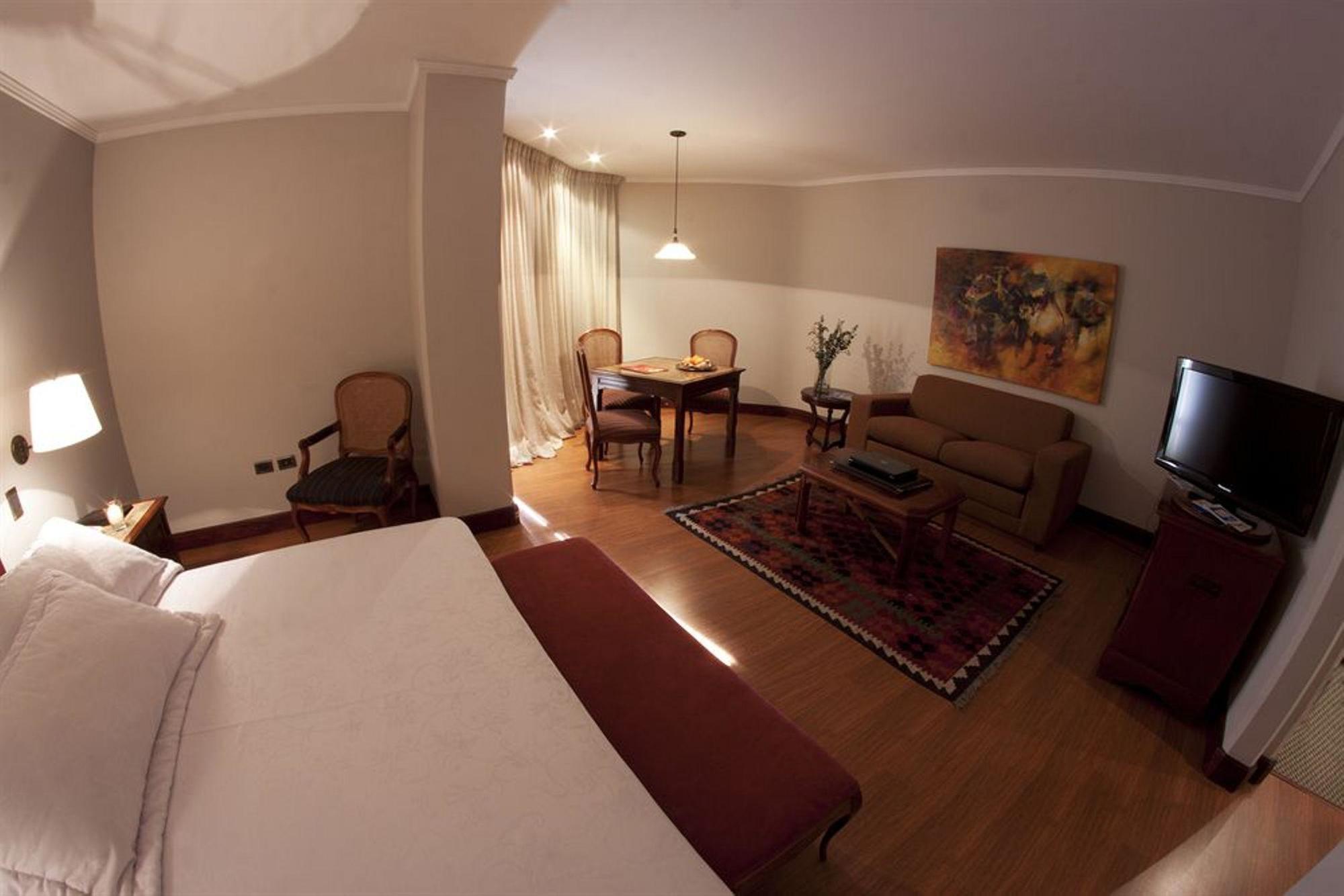 Hotel Dann Carlton Belfort ميديلين المظهر الخارجي الصورة A room at the hotel